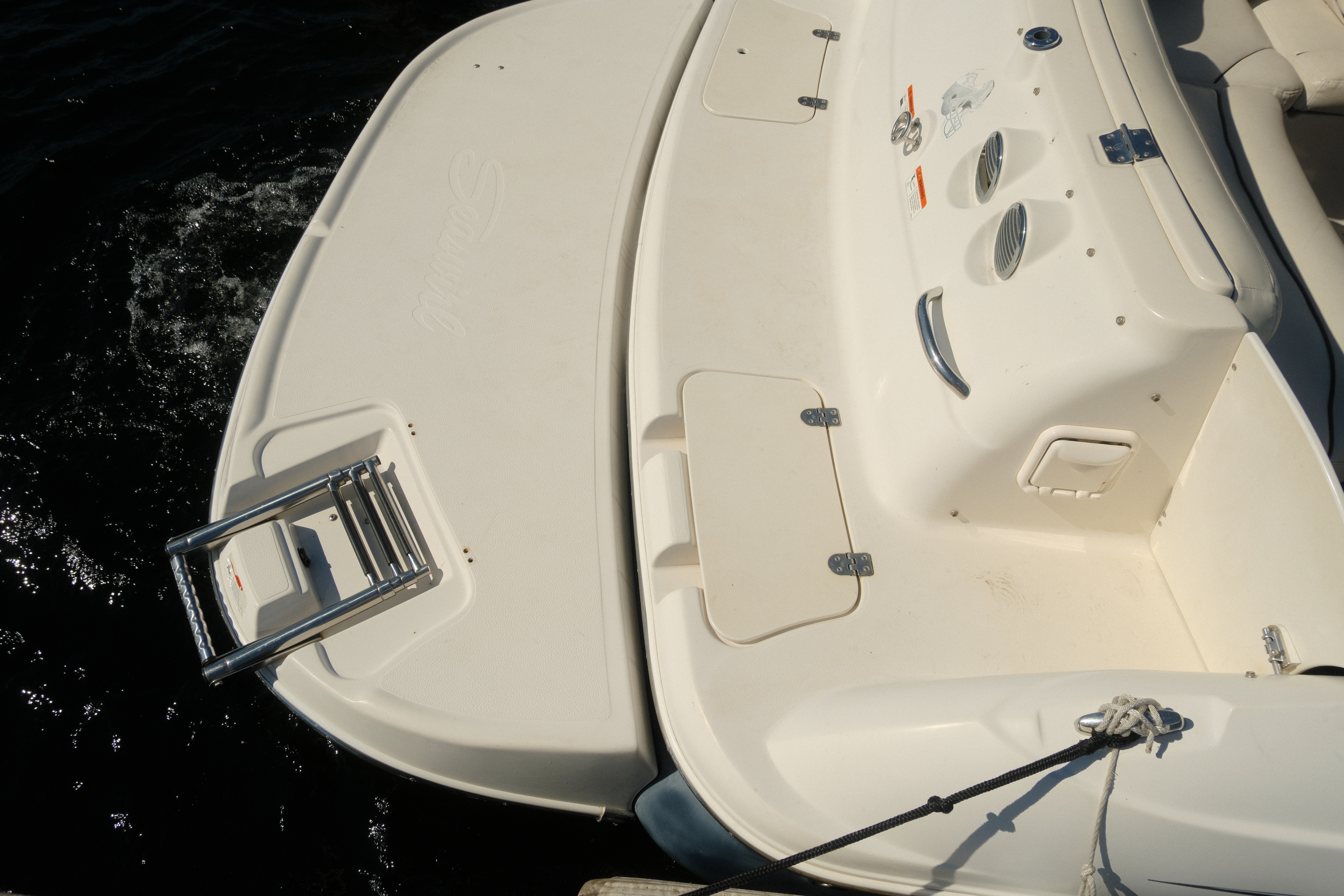 🚤 Explore Lake Washington in Our SeaSwirl 237 Sundeck - 5