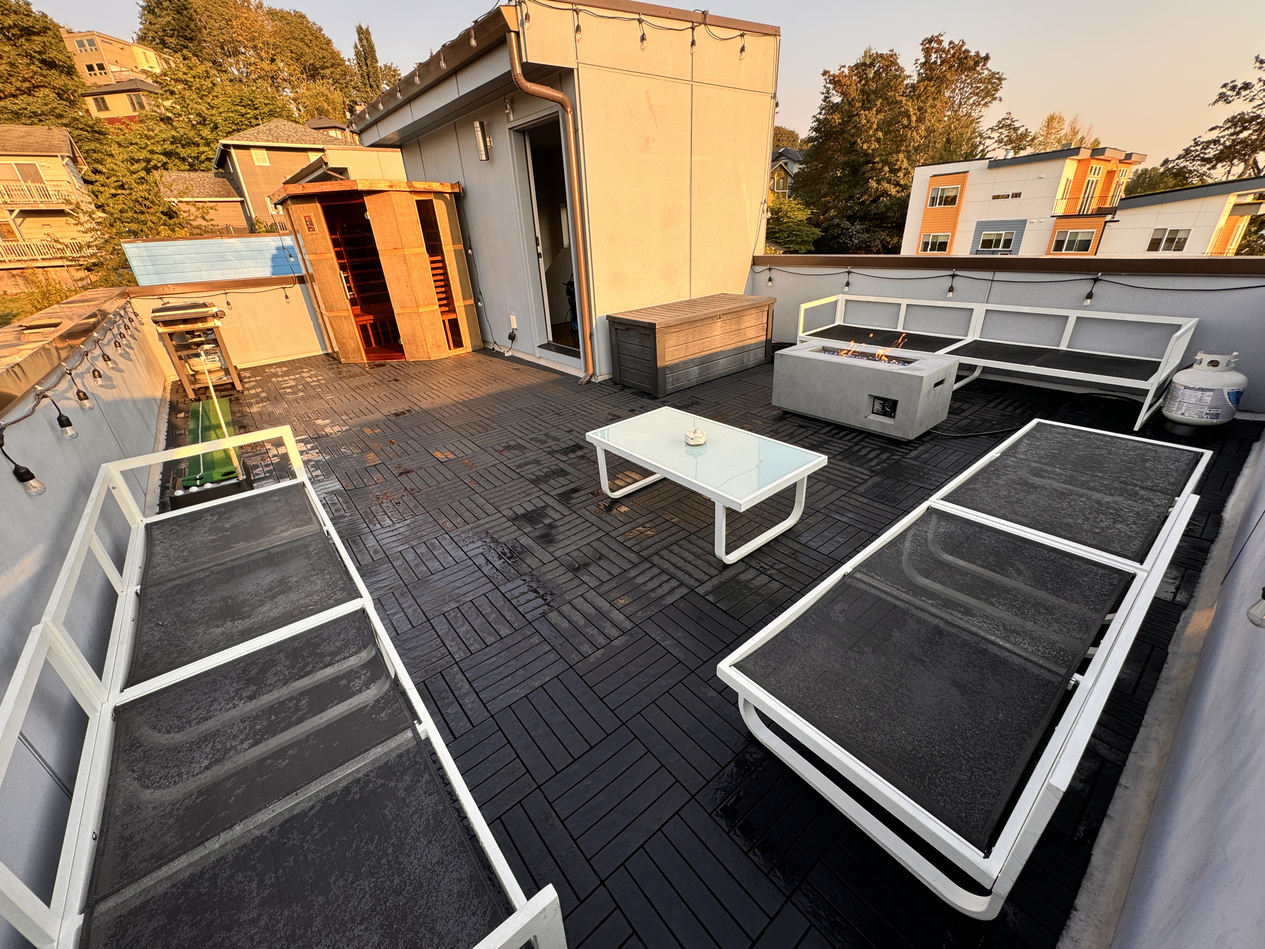 Downtown Seattle Sauna Rooftop by Stadium and Lake - Main