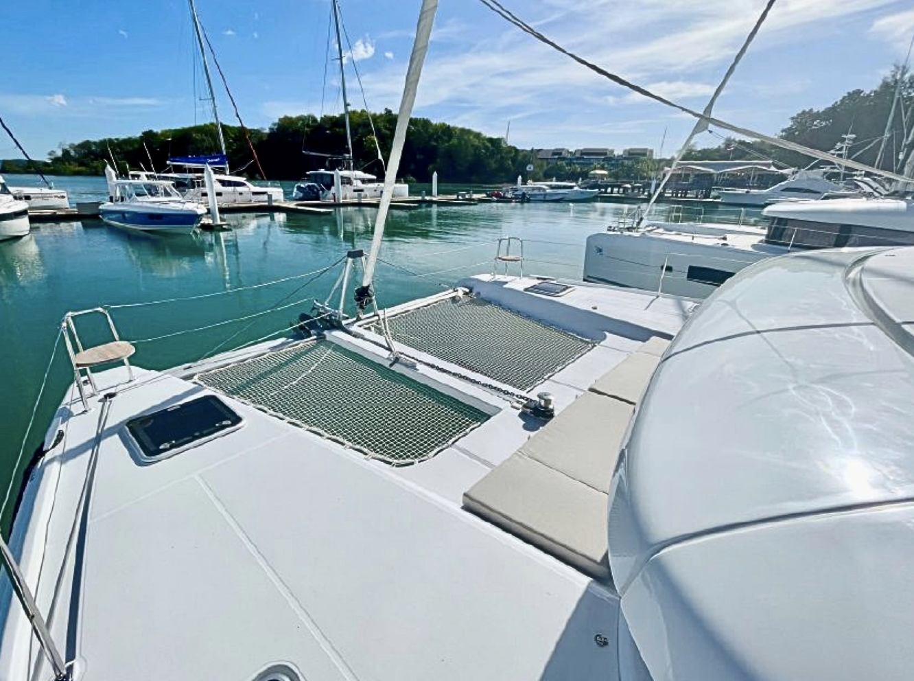Lagoon 42 catamaran - Hullchal - 3